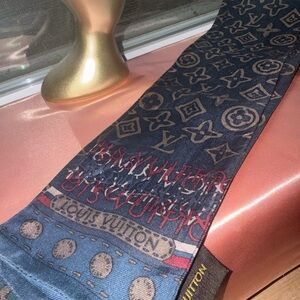 💯 Louis Vuitton Monogram Map Silk Bandeau Scarf/Twilly